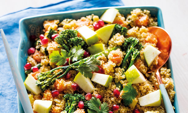 Quinoa dourada com coco e maçã